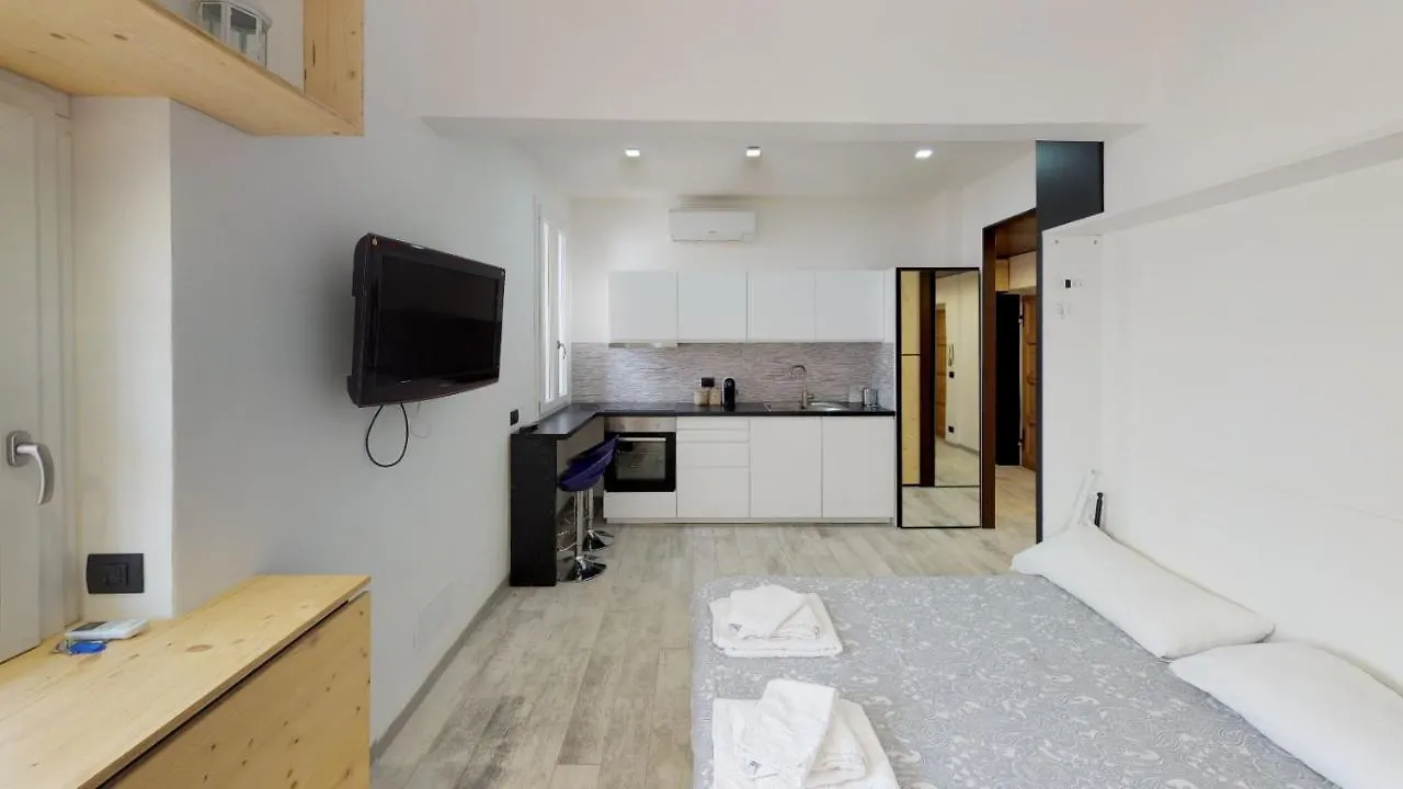 Apartment Ferienwohnung Monolocale Mare Maty Marina Di Carrara